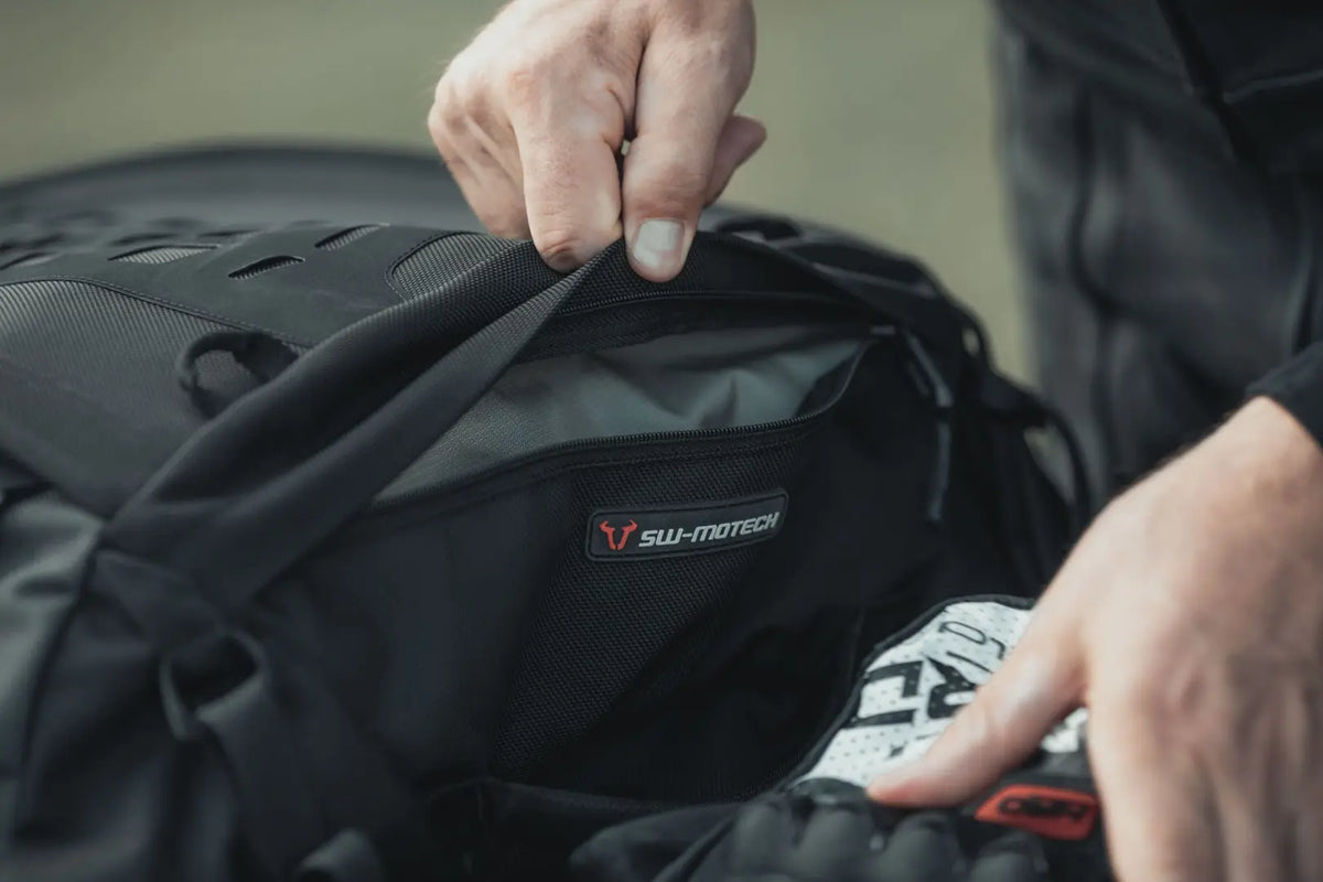Bolsa trasera PRO Cargobag 1680D Nailon ballistic. Negro/Antracita. 50 l.