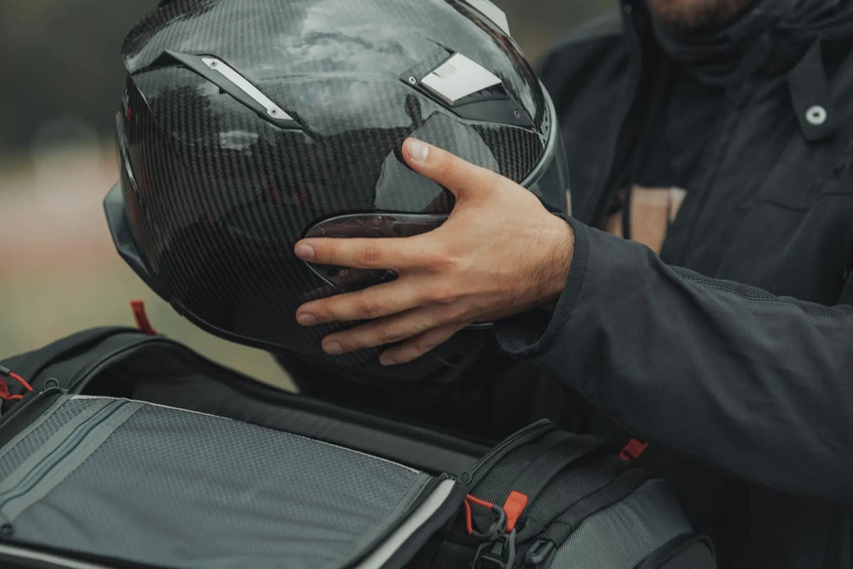 Bolsa trasera PRO Rackpack 1680D Nailon ballistic. Negro/Antracita. 32-42 l.